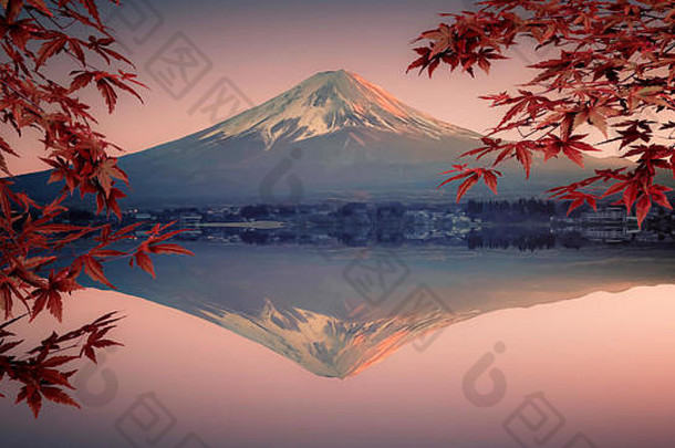 山富士查看川口湖日落日本