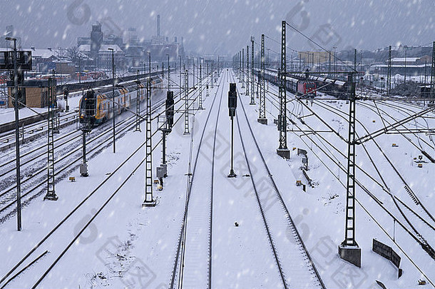 铁路冬天雪花