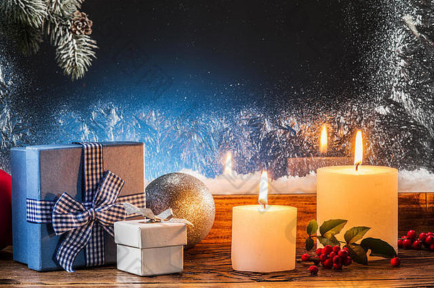 礼物盒子蜡烛灯冻窗口圣诞节背景