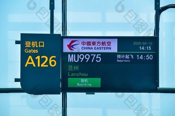 广州中国6月数字飞行信息显示屏幕广州白云机场