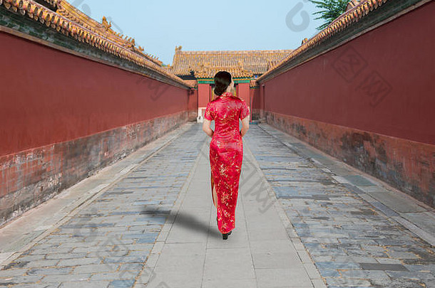 亚洲年轻的女人传统的中国人礼服被禁止的城市北京中国
