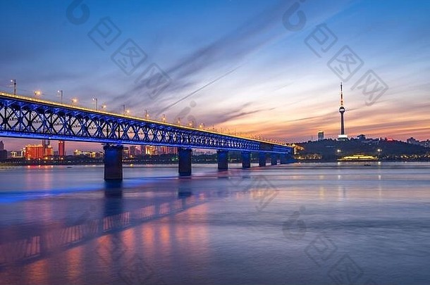 全景天际线武汉长江河桥中国