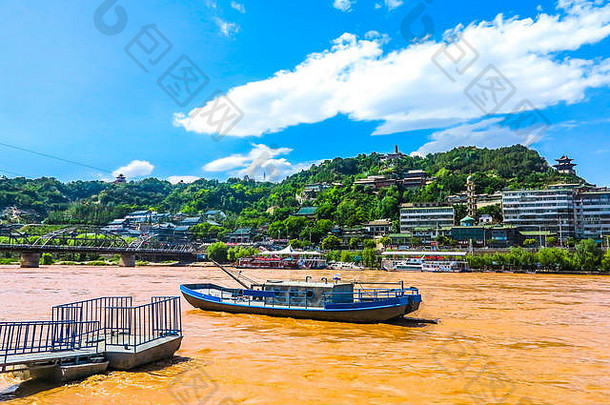 兰州黄色的河山baitashan公园城市景观视图点浮动船