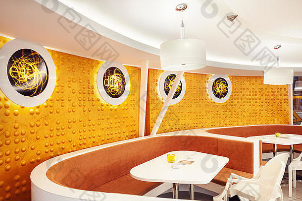 室内现代咖啡馆酒吧白色未来主义的家具有趣的照明