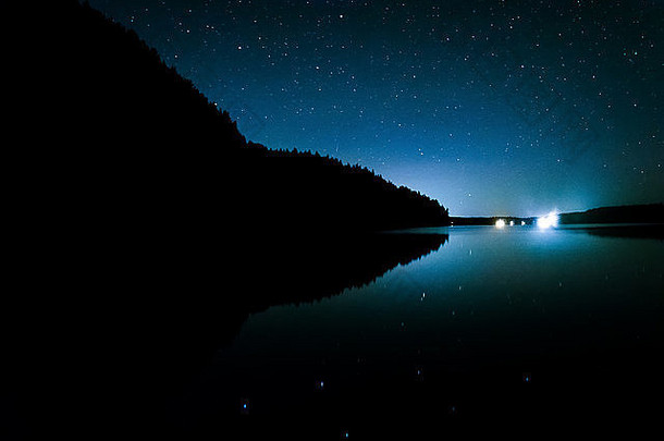 星星晚上天空反映回声湖阿卡迪亚国家公园缅因州