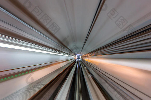 高速度运动隧道