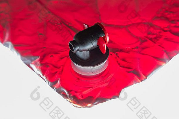 酒包塑料袋填满红色的酒方便包装升体积利用设备