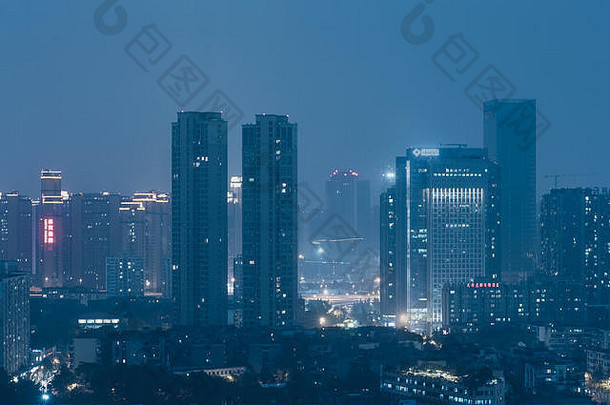 摩天大楼高楼大厦城市景观晚上成都中国