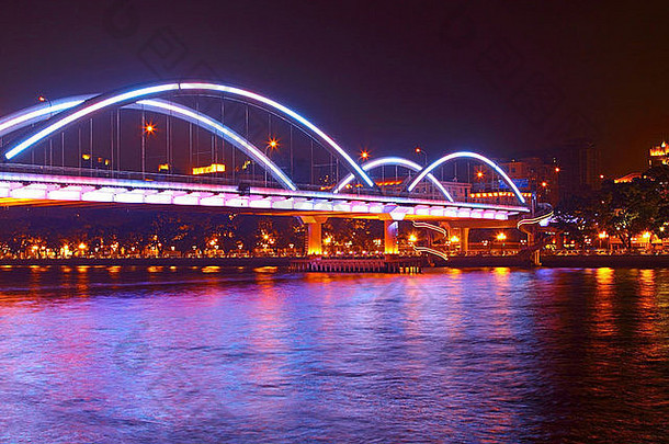 广州桥晚上中国