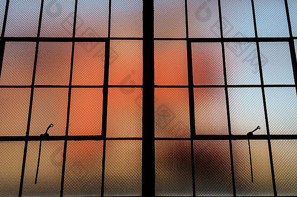 工厂窗口柔和的橙子背景