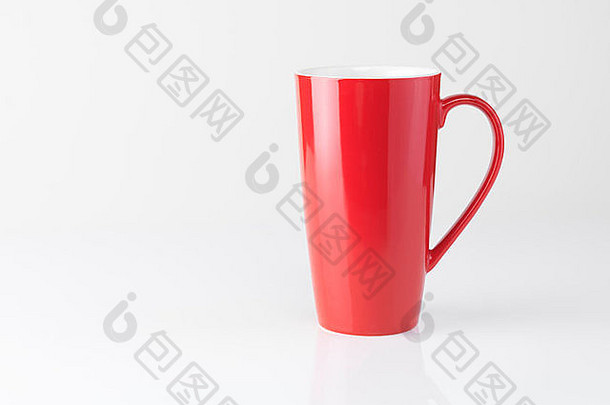 红色的高茶杯子孤立的白色背景