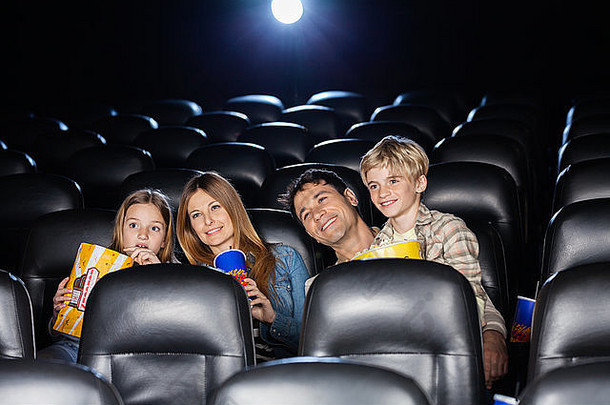 微笑家庭看电影剧院