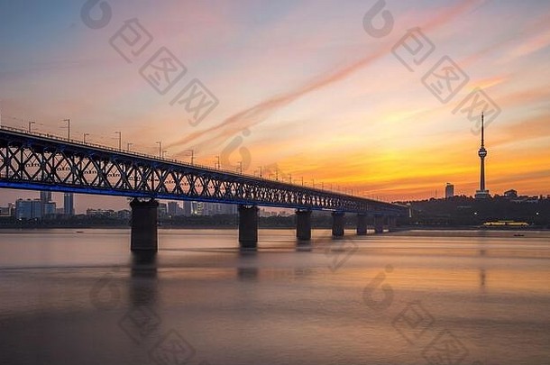 全景天际线武汉长江河桥中国