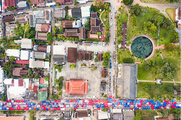 视图惊人的空中视图彩色的晚上市场帐篷西萨旺旺路銮prabang老挝
