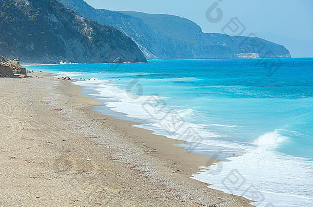 美丽的夏天lefkada海岸多石的海滩希腊爱奥尼亚海