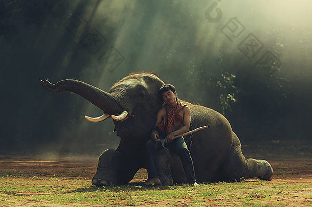 mahout男人。大象