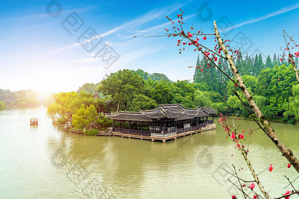 中国人经典花园古老的建筑湖泊扬州中国