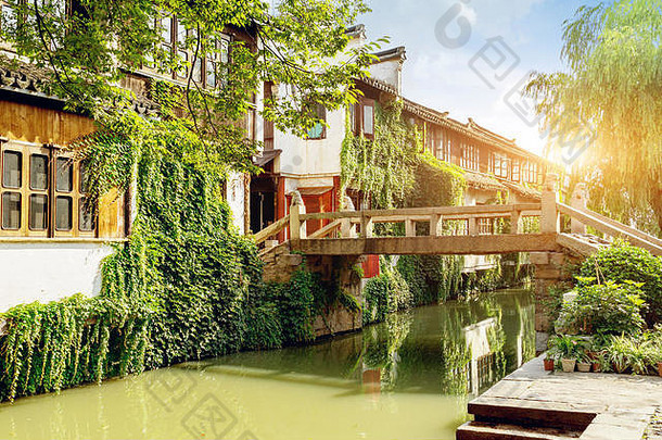 周庄中国著名的水小镇苏州区域古老的城镇南长江河