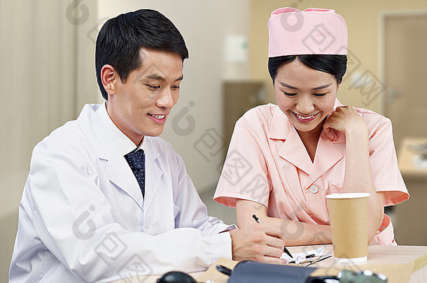 亚洲医生护士