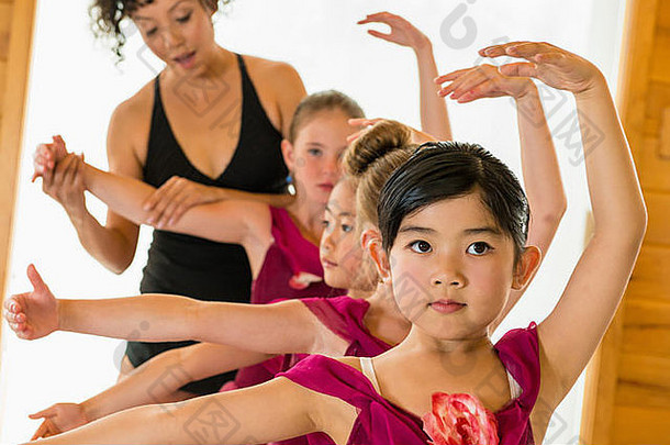芭蕾舞 演员练习芭蕾舞老师