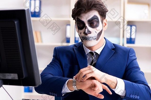 businessmsn可怕的脸面具工作办公室