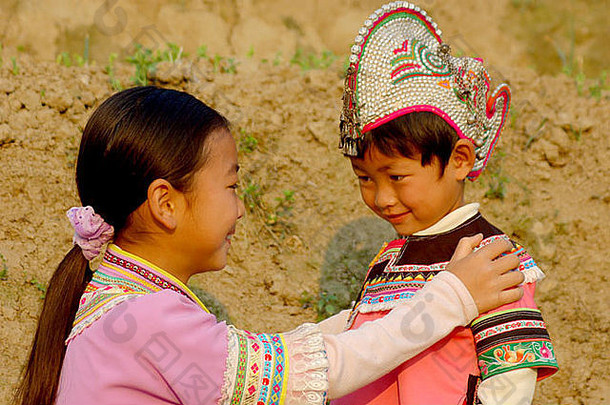 女孩云南哈尼少数民族传统的衣服节日