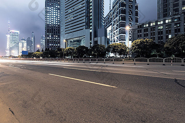 上海lujiazui金融贸易区现代城市晚上背景