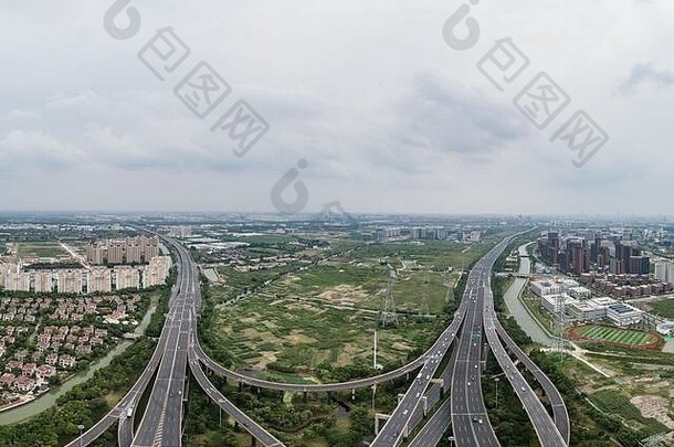 空中视图高速公路天桥