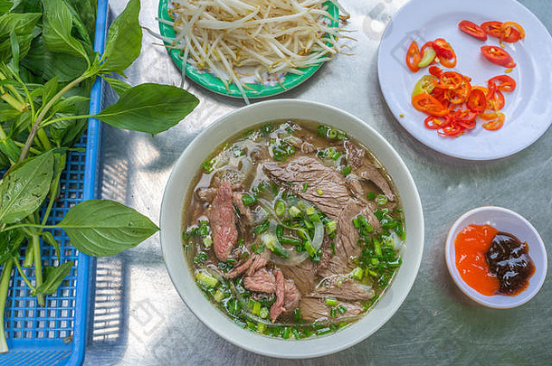 开销视图照片美味的牛肉面条汤越南巨像
