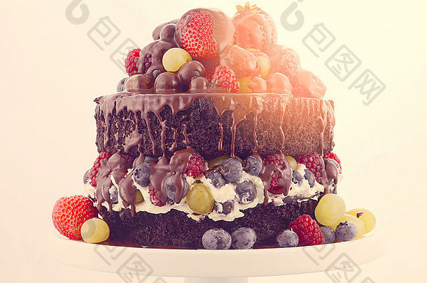 双层巧克力泥蛋糕生奶油水果白色蛋糕站应用复古的风格过滤器添加镜头