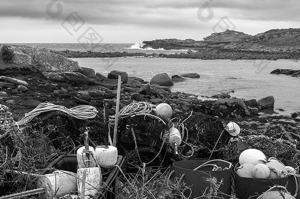 龙虾锅钓鱼齿轮与海利克玛丽的群岛锡利黑色的白色版本