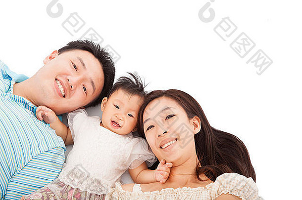 快乐亚洲家庭孤立的白色
