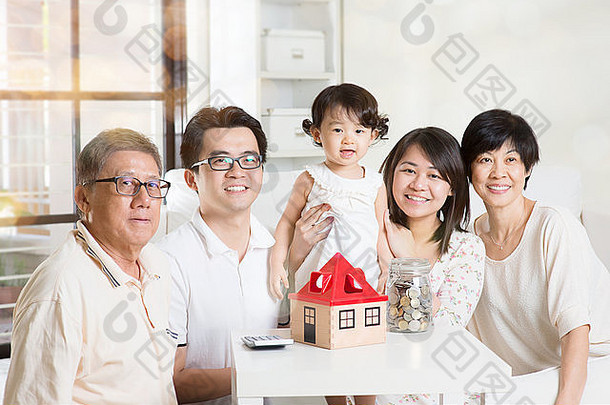 家庭未来投资金融规划概念亚洲多一代又一代生活方式首页