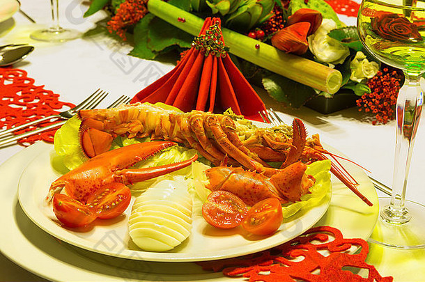 龙虾白色酒节日表格红色的折叠餐巾