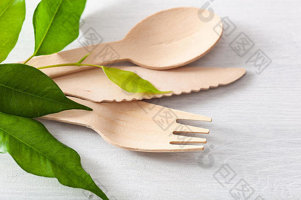 环保木餐具塑料免费的概念