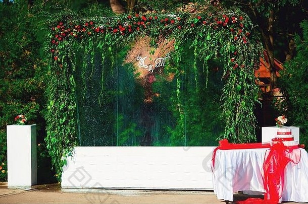 美丽的不寻常的婚礼装饰墙花灯笼照片区域