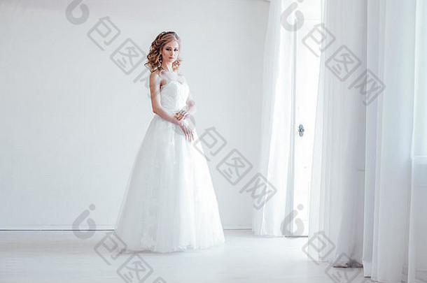 新娘白色衣服婚礼婚礼