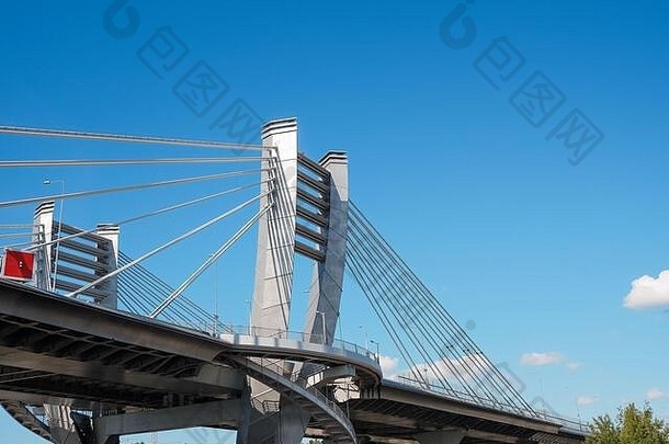 部分金属桥建设部分大城市桥蓝色的天空背景复制空间路运输金属建设现代