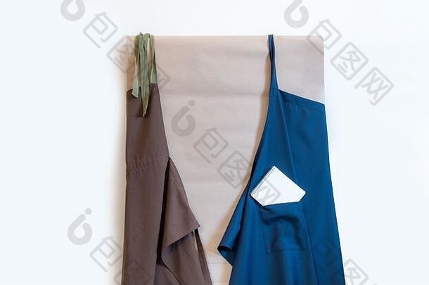 围裙棕色（的）蓝色的颜色请注意口袋里墙概念统一的交付服务客户