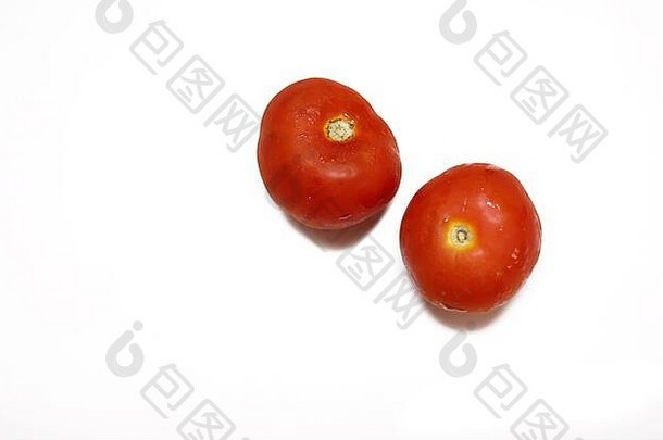 新鲜的西红柿白色背景前的观点