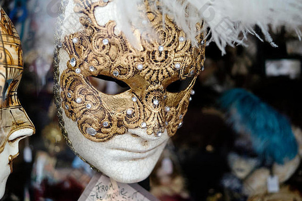 传统的威尼斯狂欢节面具