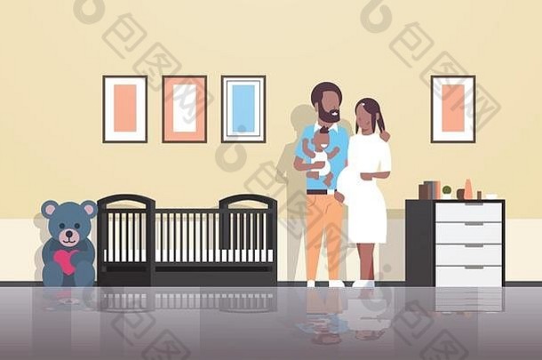 丈夫怀孕妻子持有新生儿婴儿儿子站婴儿床非洲美国家庭为人父母概念现代婴儿的卧室室内平