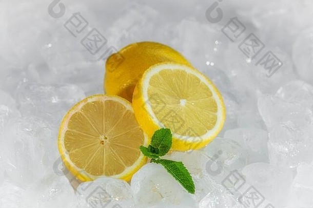 多汁的柠檬冰多维数据集背景柠檬薄荷压碎冰冰多维数据集柠檬环冰背景Healty健康的食物健康