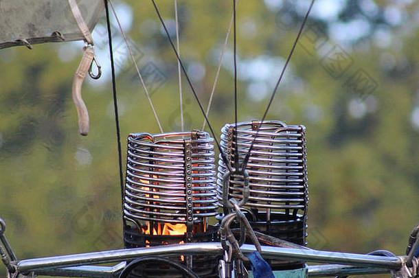 朗威尔特郡曼联王国天空Safari热空气气球高飞天空设置测试燃烧器一天打破