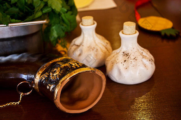 角酒盐胡椒瓶形式欣卡利菠菜碗表格