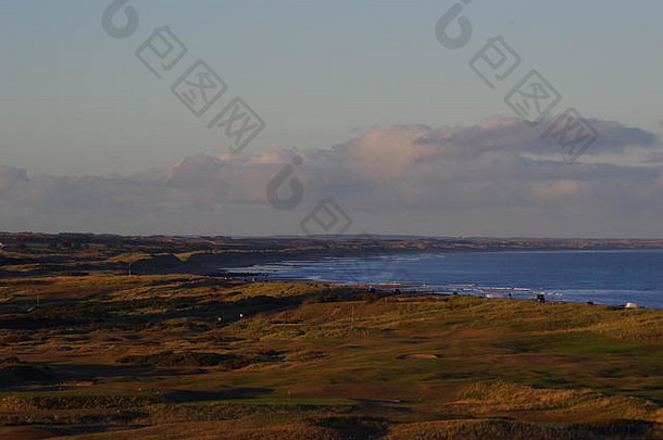 国王链接高尔夫球阿伯丁海滩金光秋天晚上视图广泛的山苏格兰