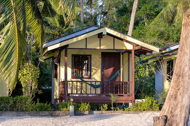 热带海滩房子岛KOHPhangan泰国