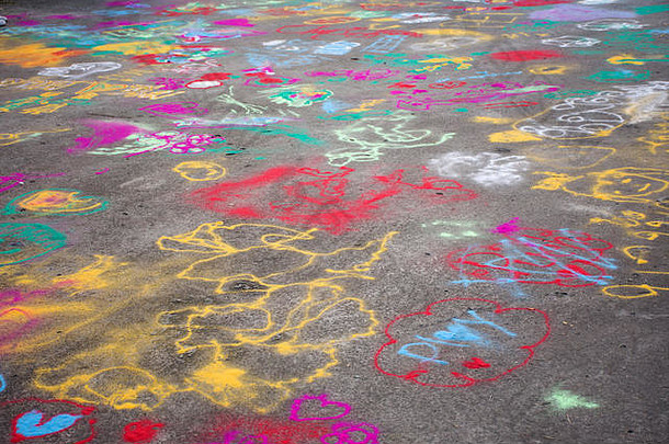 泰国孩子们玩绘画粉颜色地面爆炸勇气节日Thungkhru区曼谷泰国