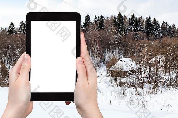 旅行概念<strong>旅游照片</strong>俄罗斯村森林多云的冬天一天斯摩棱斯克地区俄罗斯智能手机减少小石子
