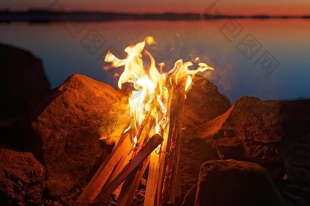 火火焰大气篝火海滩晚上水湖背沟温暖的颜色太阳